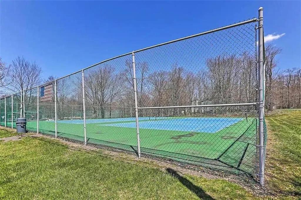 Poconos Newly Renovated, Great Location Tobyhanna