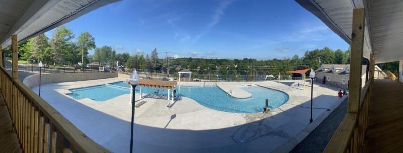 Poconos Newly Renovated, Great Location *
