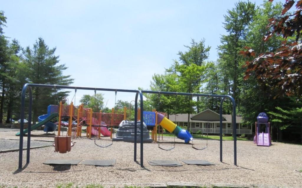 Poconos Newly Renovated, Great Location