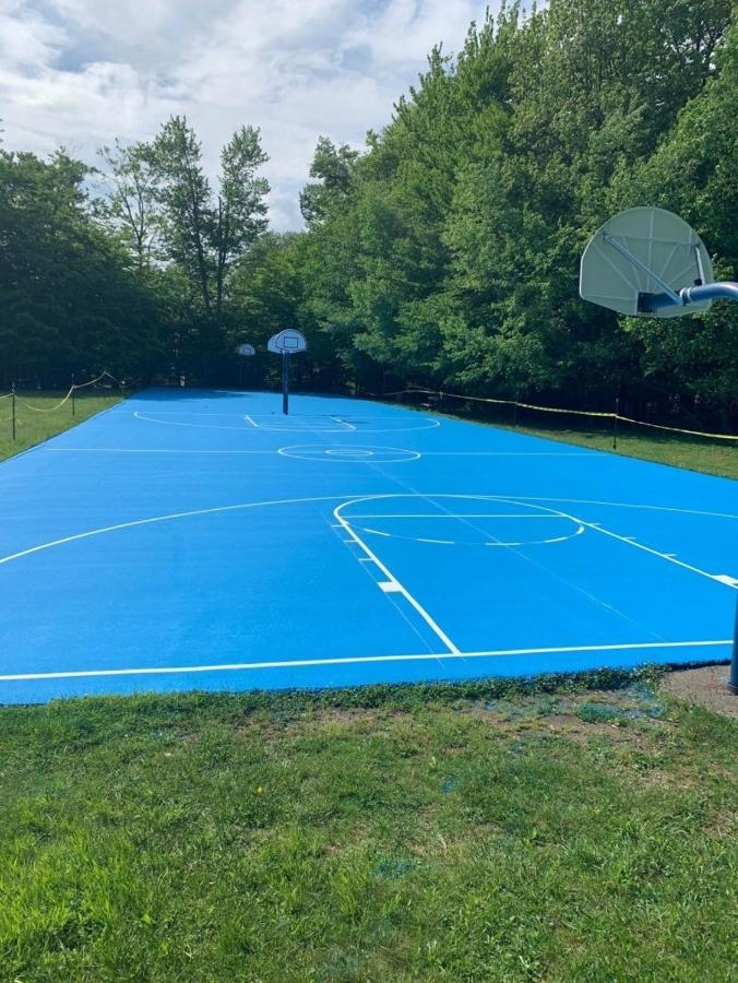 Poconos Newly Renovated, Great Location *