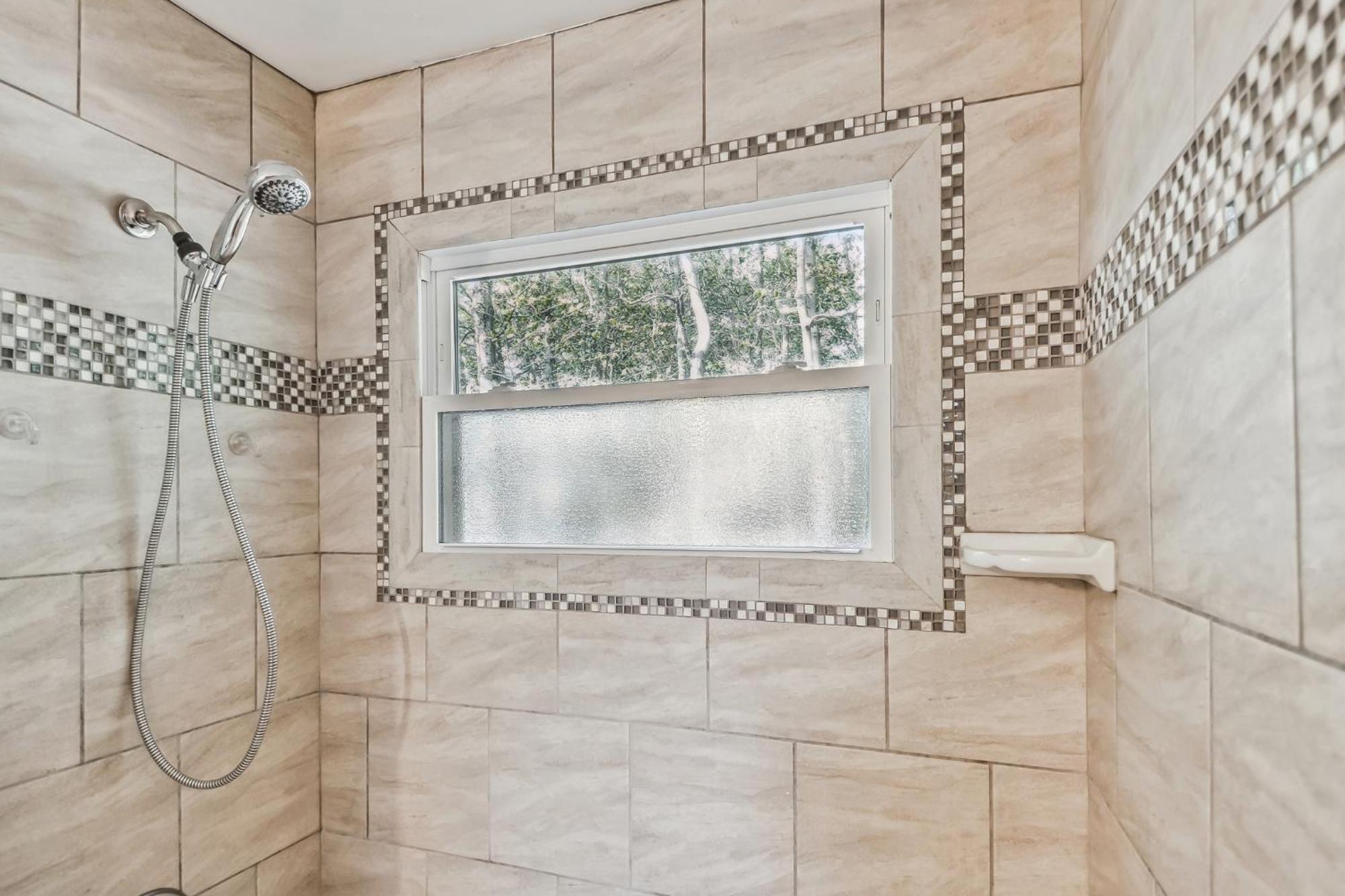 Poconos Newly Renovated, Great Location * Tobyhanna